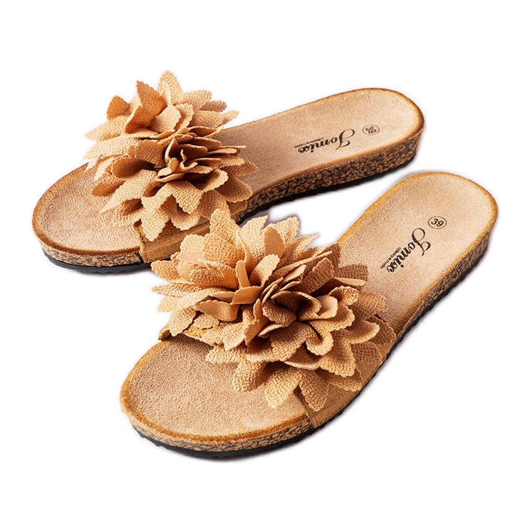 Braune Hausschuhe, verziert mit Farland-Blumen