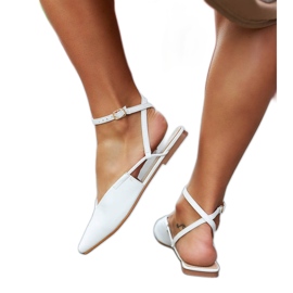 Weiße Ballerinas von Lazzaro mit offenem Absatz