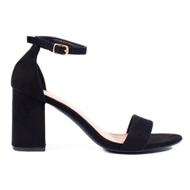 Klassische Damensandalen auf einem beigen Shelovet-Pfosten schwarz