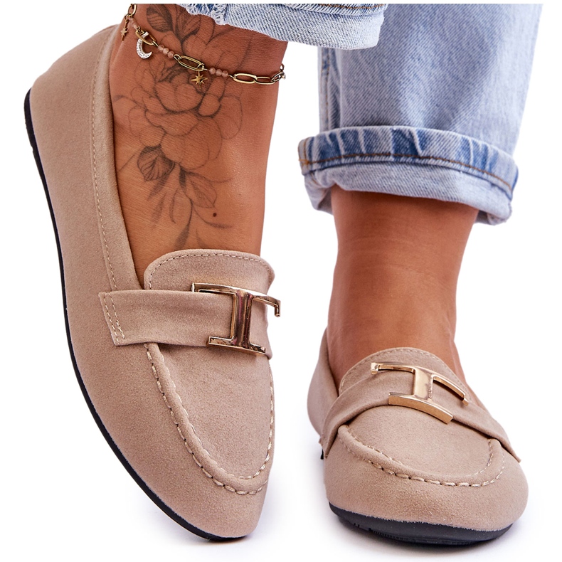 Klassische Slip-on-Mokassins mit Verzierung, Hellbeige