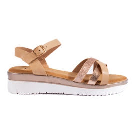 Beige Keilsandaletten von Shelovet braun