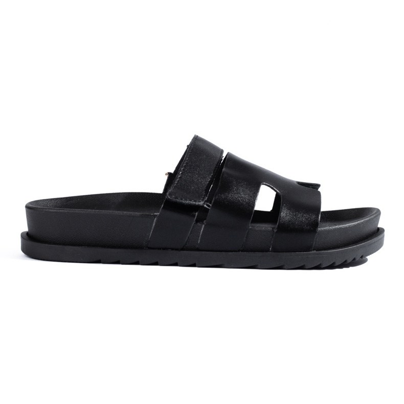 Schwarze Damenpantoffeln auf dickem Shelovet-Plateau