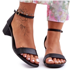 Leder-Sandalen mit Absatz, einfarbig, Schwarz. Inspiriere mich!