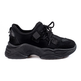 Schwarze Damensneaker auf der Shelovet-Plattform