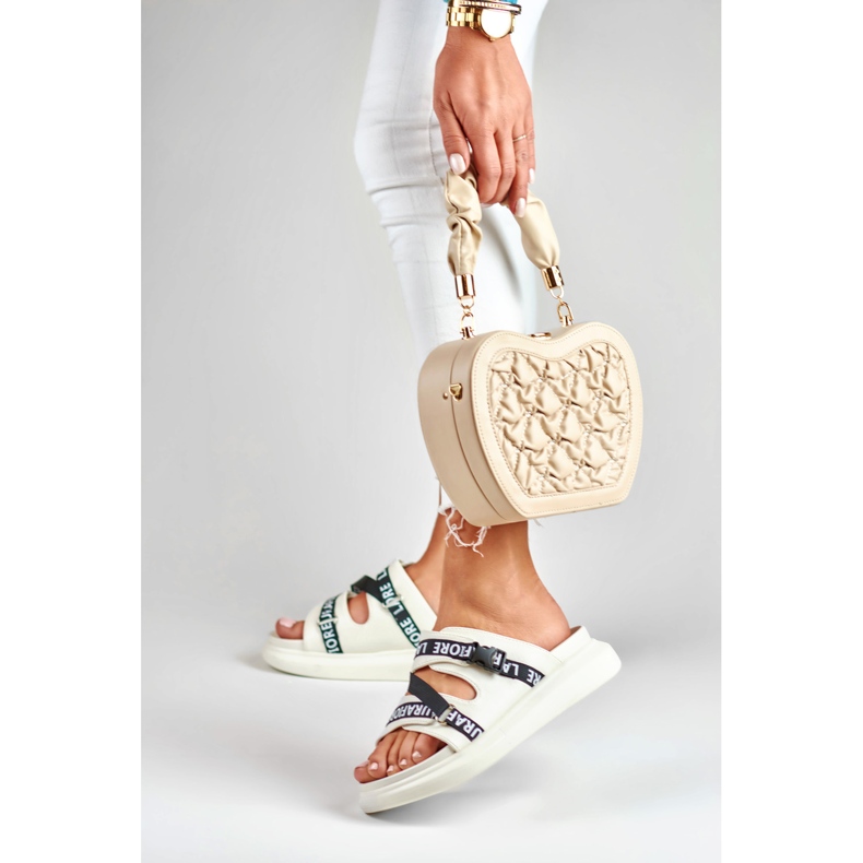 Stylische weiße Hausschuhe von La.Fi