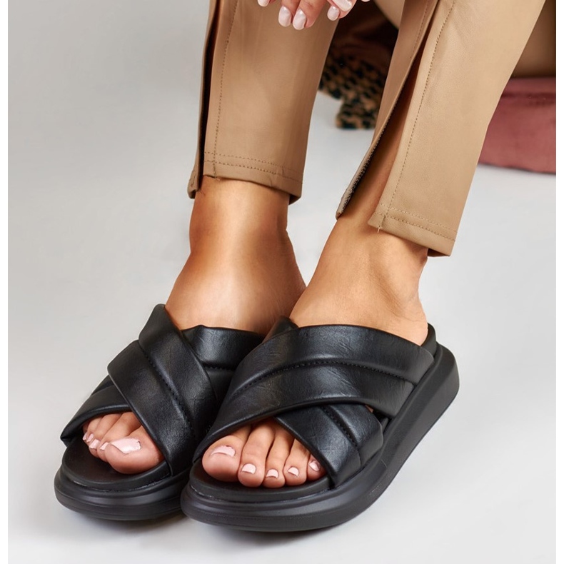 La.Fi Klassische schwarze Hausschuhe