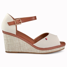 Beigefarbene Keilsandaletten für Damen von Tomm