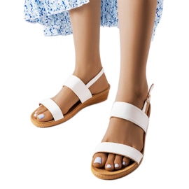 Weiße Keilsandaletten von Grottazzolina