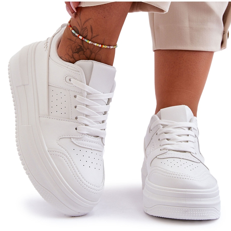 FJ1 Damen-Sportschuhe aus Leder auf massivem Plateau in Weiß von Belisso