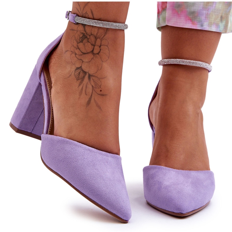 Wildlederpumps mit kubischem lila Diamanten violett