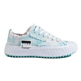 Turnschuhe auf einem dicken blauen Plateau von Shelovet