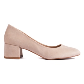 Klassische beige Damenpumps mit niedrigem Absatz von Shelovet