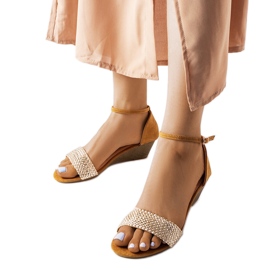 Goldene Veltri-Keilsandalen