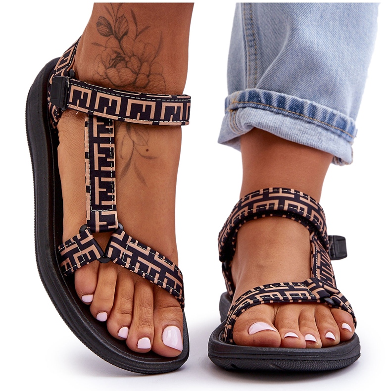 Damen-Sportsandalen aus Satin in Schwarz und Beige Victory