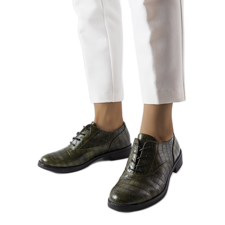Grüne Brogues