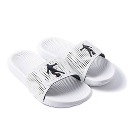 Weiße Gummipantoffeln aus Athen