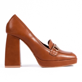 Braune Pumps mit Blockabsatz von Shelovet
