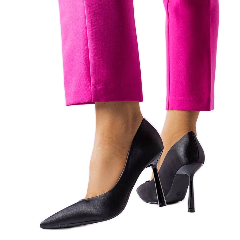 Vinceza Schwarze Pins mit Satin-Finish von Vincez