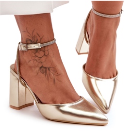 Lederpumps mit dekorativem Riemen Golden Lirosa