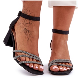 PG1 Glänzende Absatzsandalen Schwarz Enenor