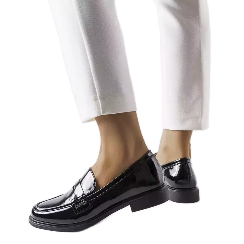 Schwarz lackierte Slipper von Gioia