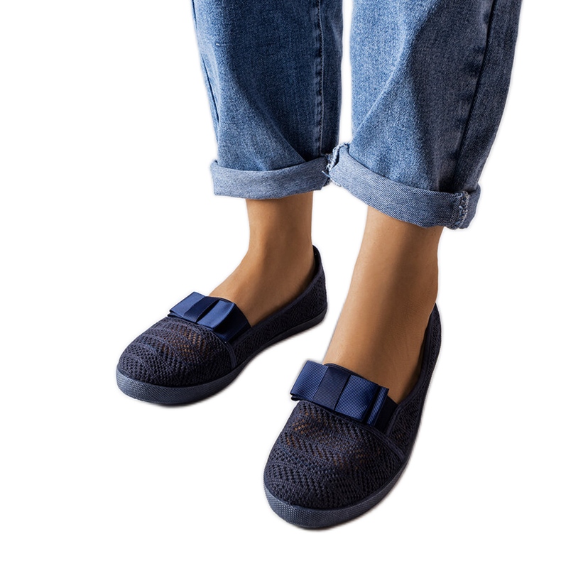 Marineblaue, durchbrochene Zorda-Sneaker