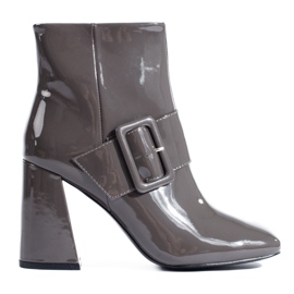 Graue Lackstiefel mit Absatz von Shelovet