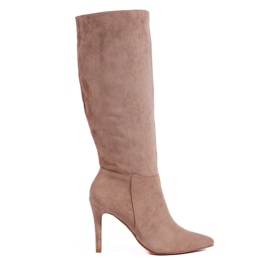 Dunkelbeige Wildlederstiefel mit Absatz von Shelovet