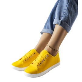 Gelbe Stoffsneaker von Nampa