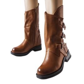 Braune Stiefel mit Schnallen von Bojle