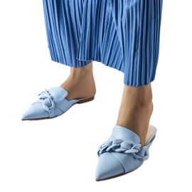 Patenaudeblaue Kettenpantoletten