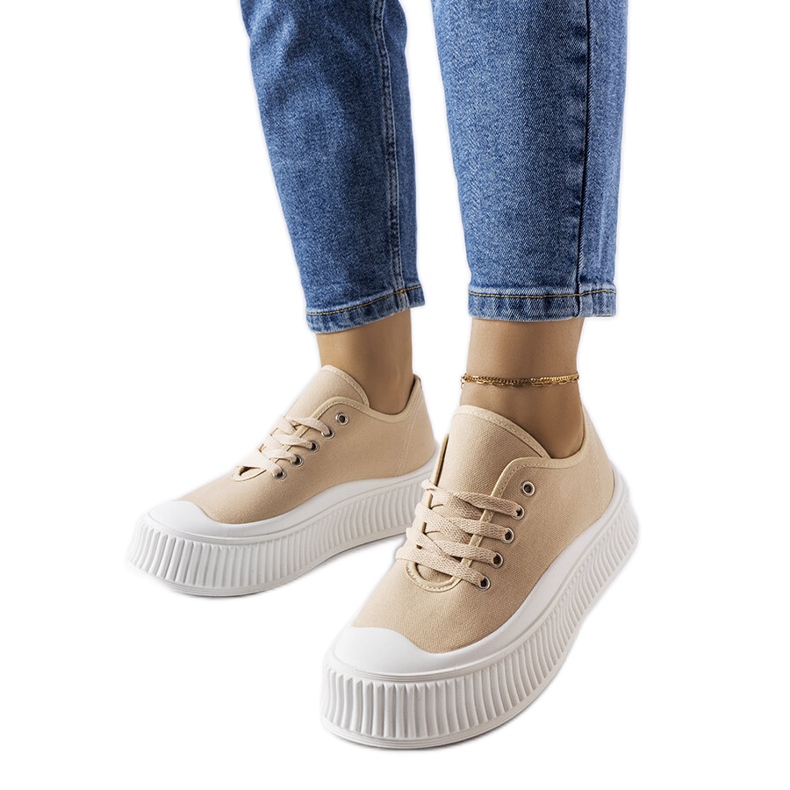 Beige Plateau-Sneaker von Castanthei