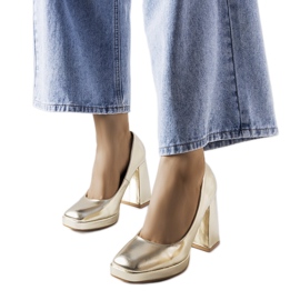 Goldene High-Heel-Pumps von Mailly