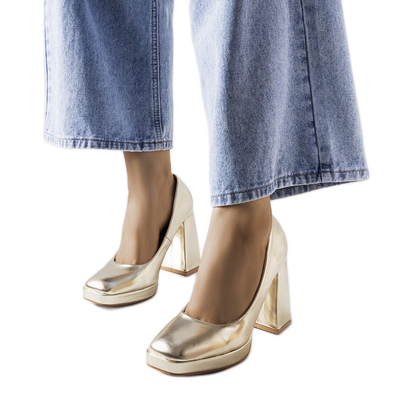 Goldene High-Heel-Pumps von Mailly