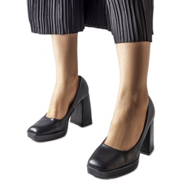 Schwarze Pumps mit hohen Absätzen von Mailly