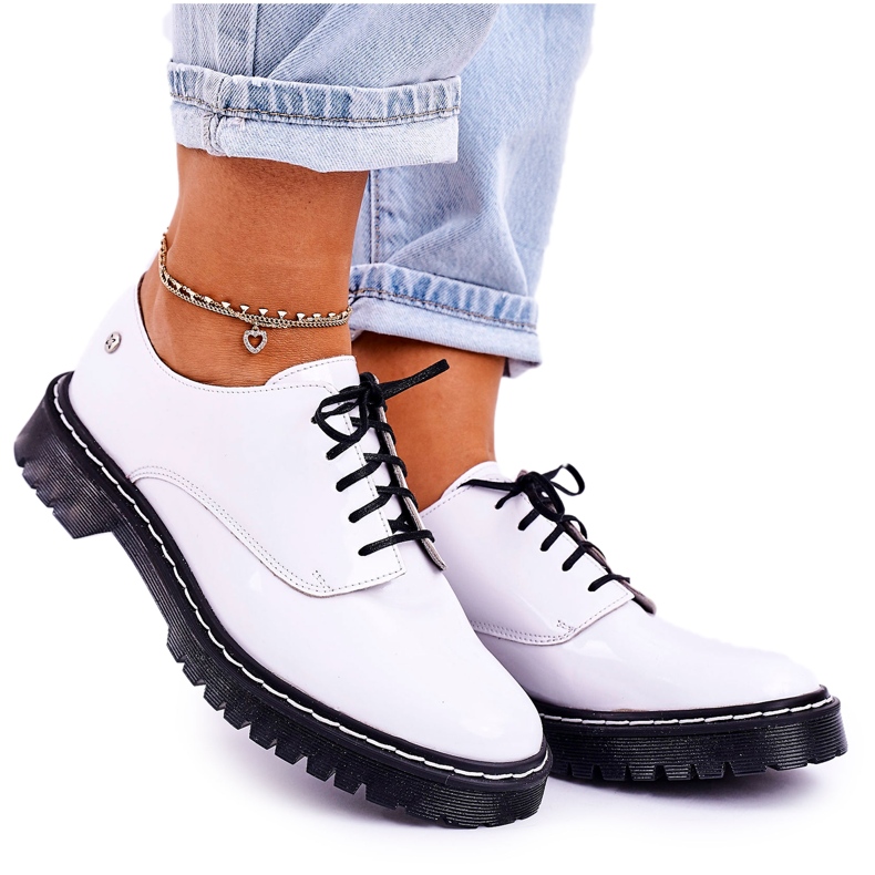 Damenlederschuhe Oxford Maciejka weiß lackiert 04087-11
