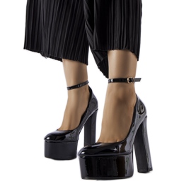 Schwarze Lack-High-Heel-Pumps von Colle