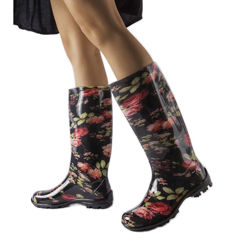 Schwarze hohe Stiefel mit Pimen-Rosen weiß