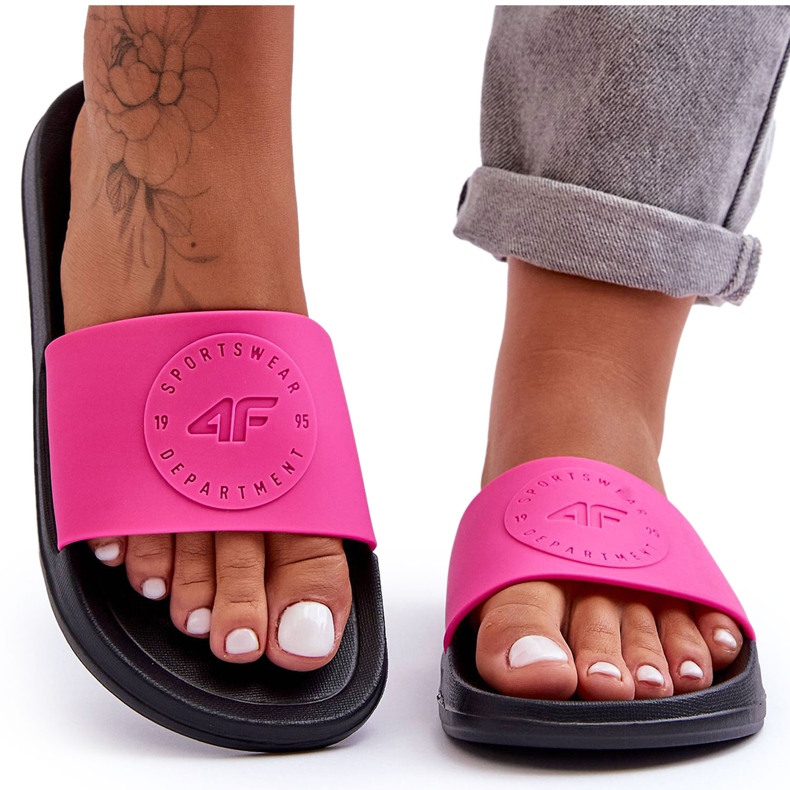 Sporthausschuhe für Damen 4F 4FSS23FFLIF069-55S Rosa-Schwarz