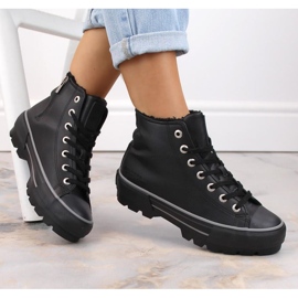 Isolierte Sneakers auf der Plattform Big Star W INT1903C schwarz