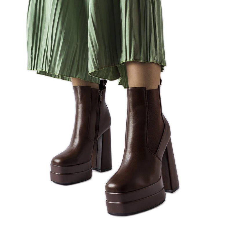 Inna Braune High-Heel-Stiefel von Copertino