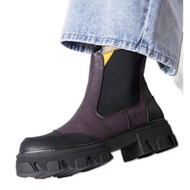 Schwarz-lila Slip-On-Stiefel von Sibyla violett