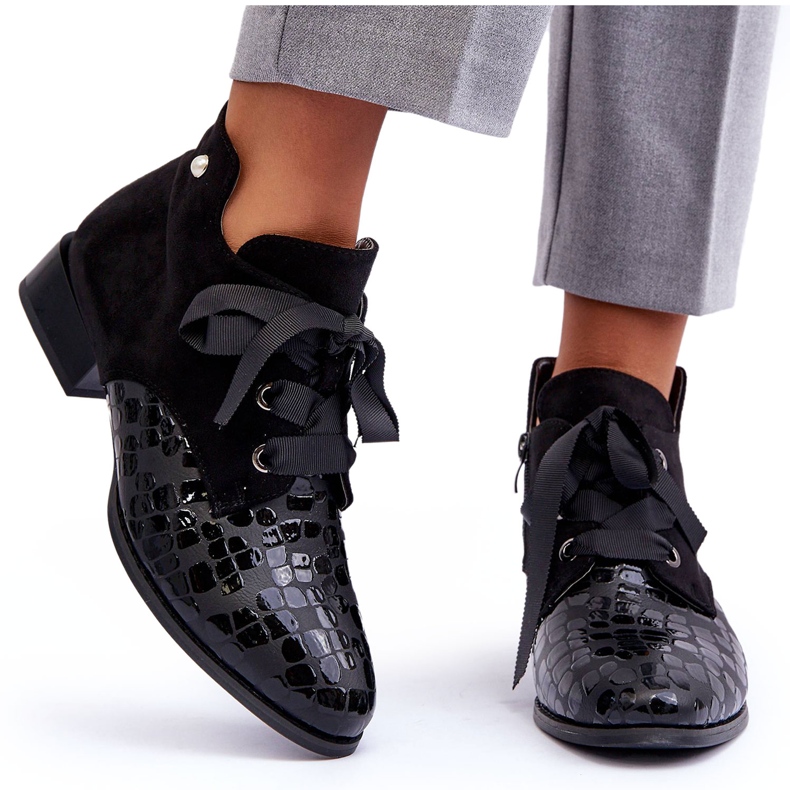 PD1 Flache Damen-Heels mit Schnürung in Schwarz von Meroni