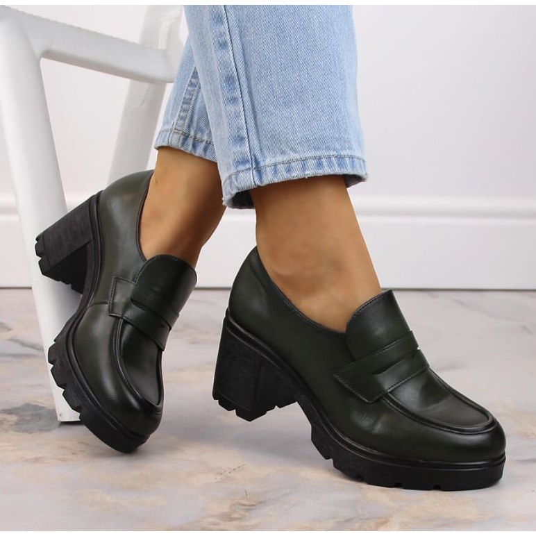 Schuhe am Pfosten Potocki W WOL166B grün