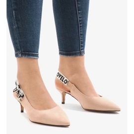 Schwarze Brogues mit Zirkonen