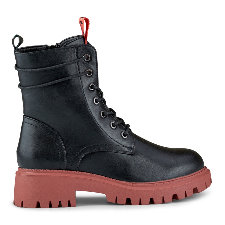 Schwarze Arbeiterinnen mit einem farbenfrohen Zusatz