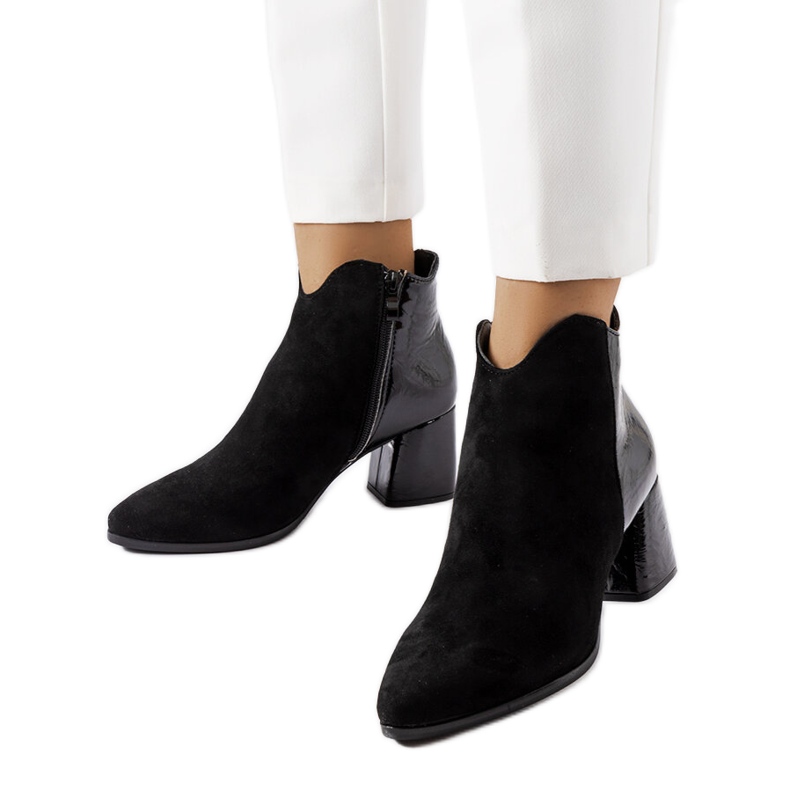 Riia schwarze isolierte Öko-Wildlederstiefel