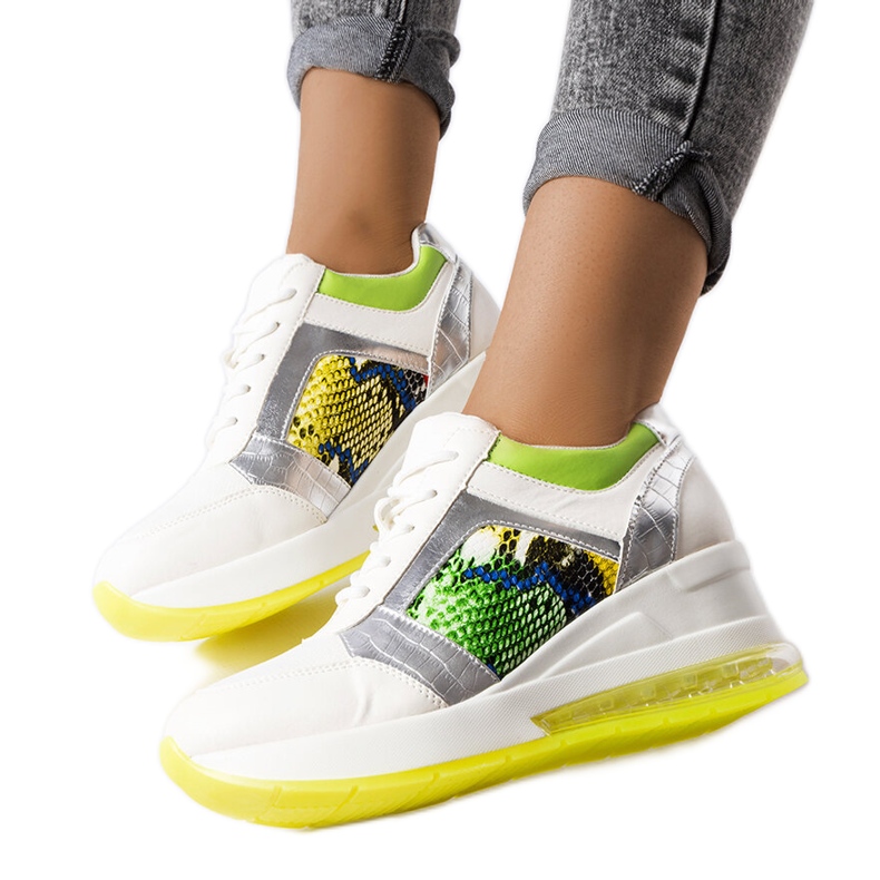 Inna Irpina-Sneakers mit weißem Keilabsatz