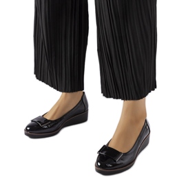 Schwarze Ballerinas mit Lederinnensohle von Kajla