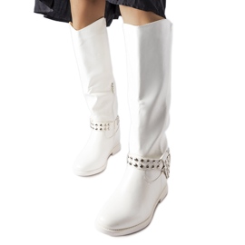 Weiße, mit Argentano überzogene Keilstiefel